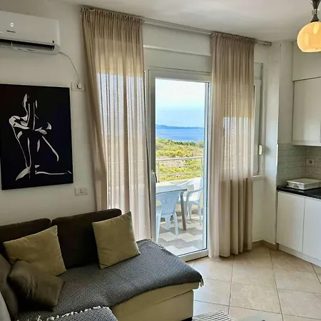 Apartment Ell *